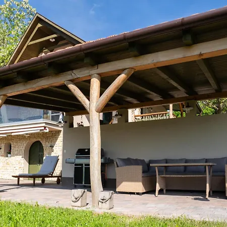 Kicikla Fire & Wine *